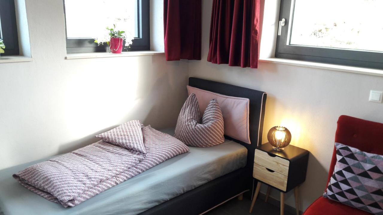 Apartment Am Eck Schmölln Exteriör bild